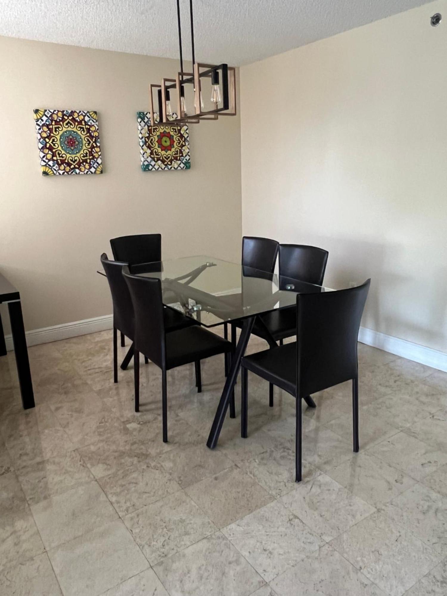 Апартаменты Renovated 2/2 Unit At Yacht Club/Авентура Экстерьер фото
